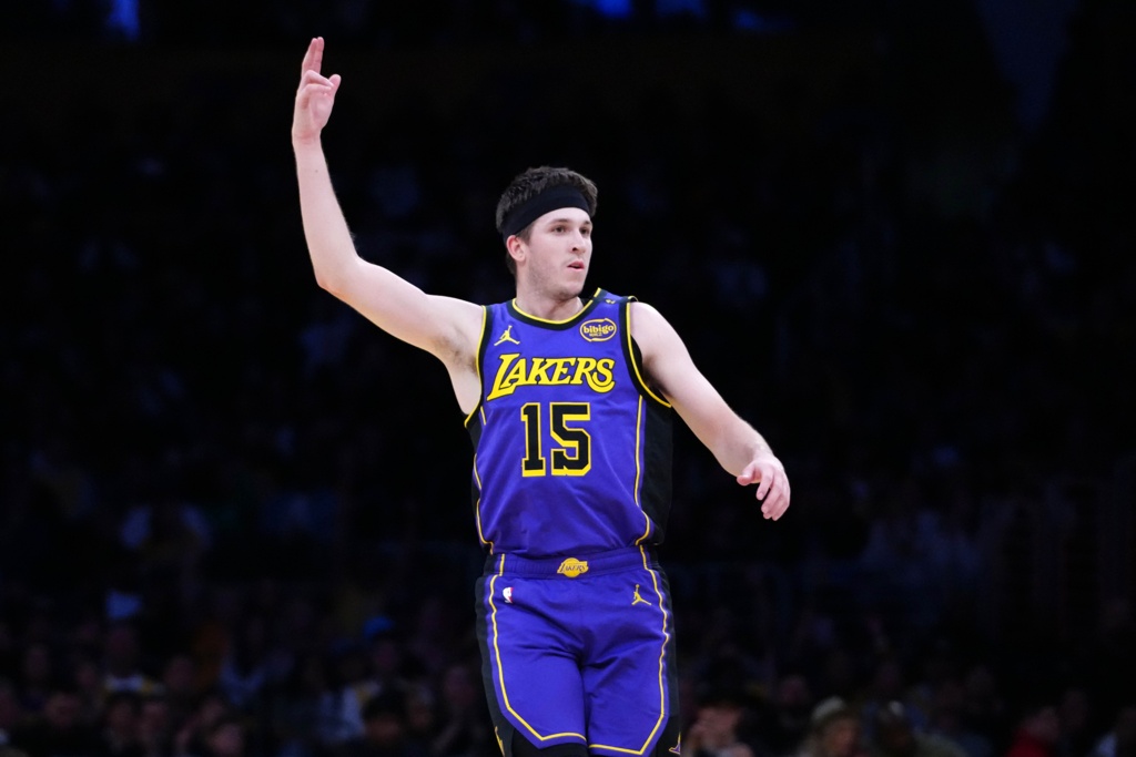 名记：里夫斯续约可能性为零 他下赛季可能会获得超过4000万报价